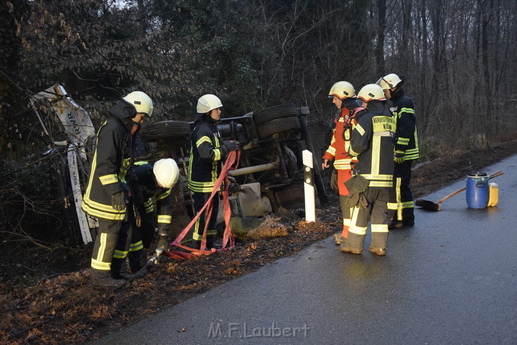 Container LKW umgestuerzt Koeln Brueck Bruecker- Dellbruecker Mauspfad P069.JPG - Miklos Laubert